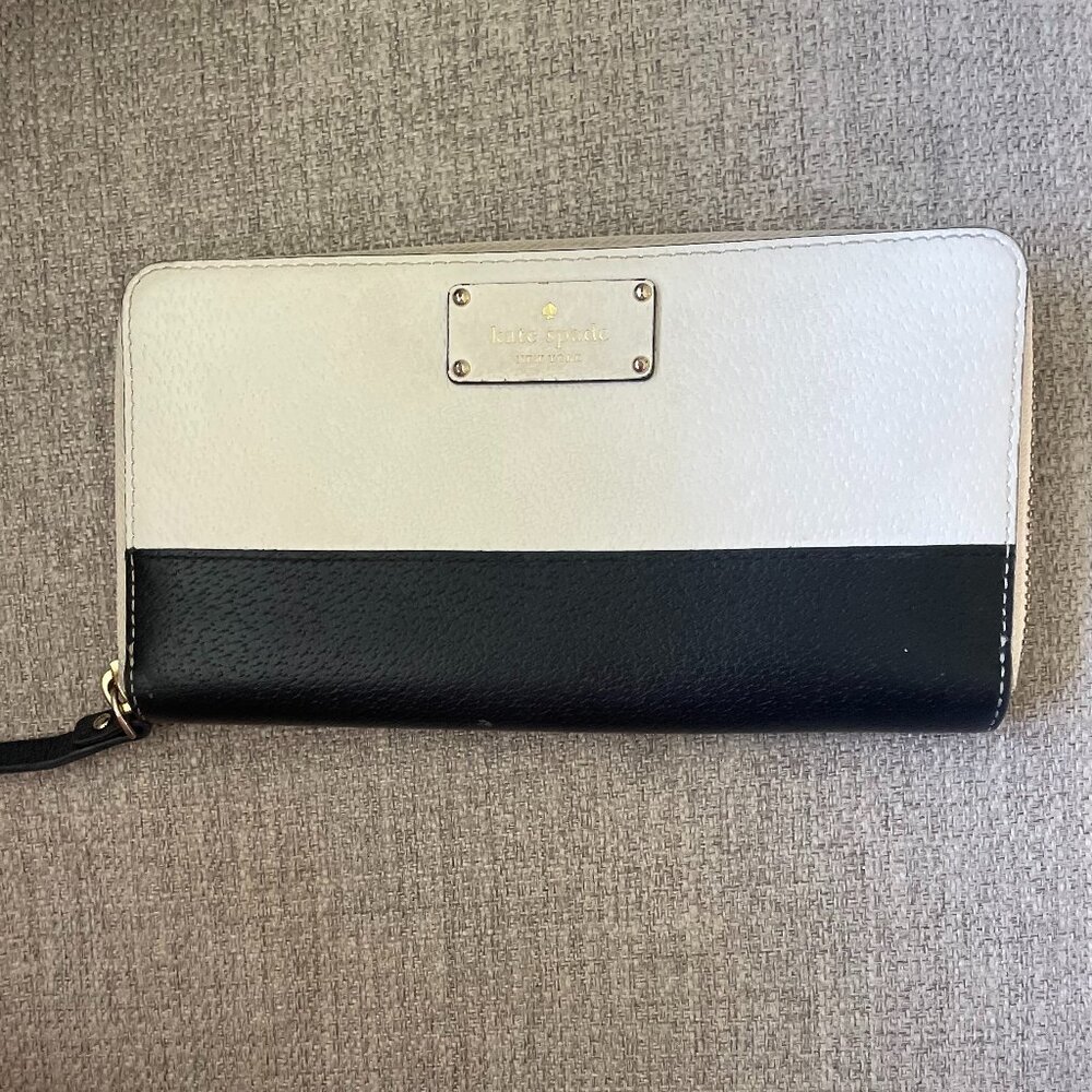 Black and White Kate Spade Wallet